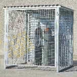 Caseta enrejada para botellas de gas