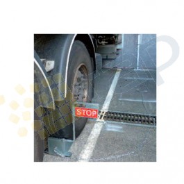 Calzo de rueda con cartel STOP